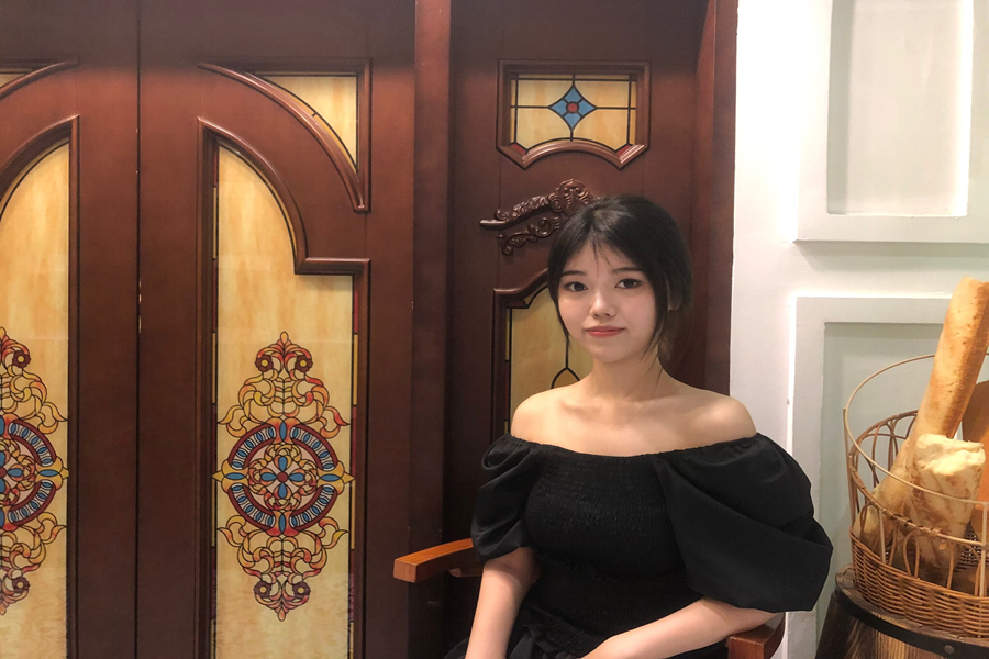 9728太阳集团王怡佳_副本.jpg